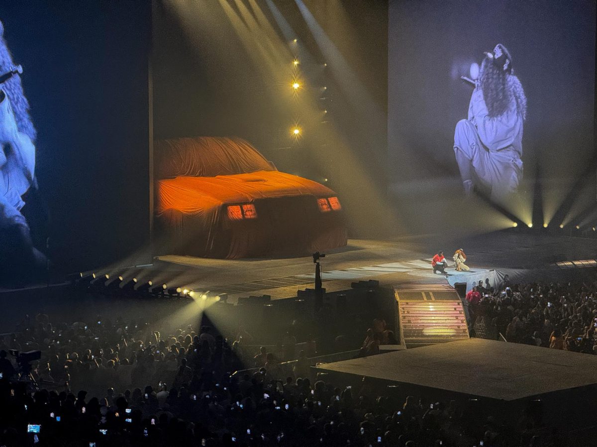Kendrick Lamar and SZA perform 'luther' on the Grand National World Tour.